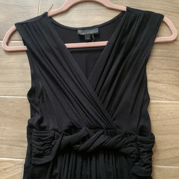 Beautiful maxi column dress with V-neck and knot twist front at waist. - Picture 2 of 3